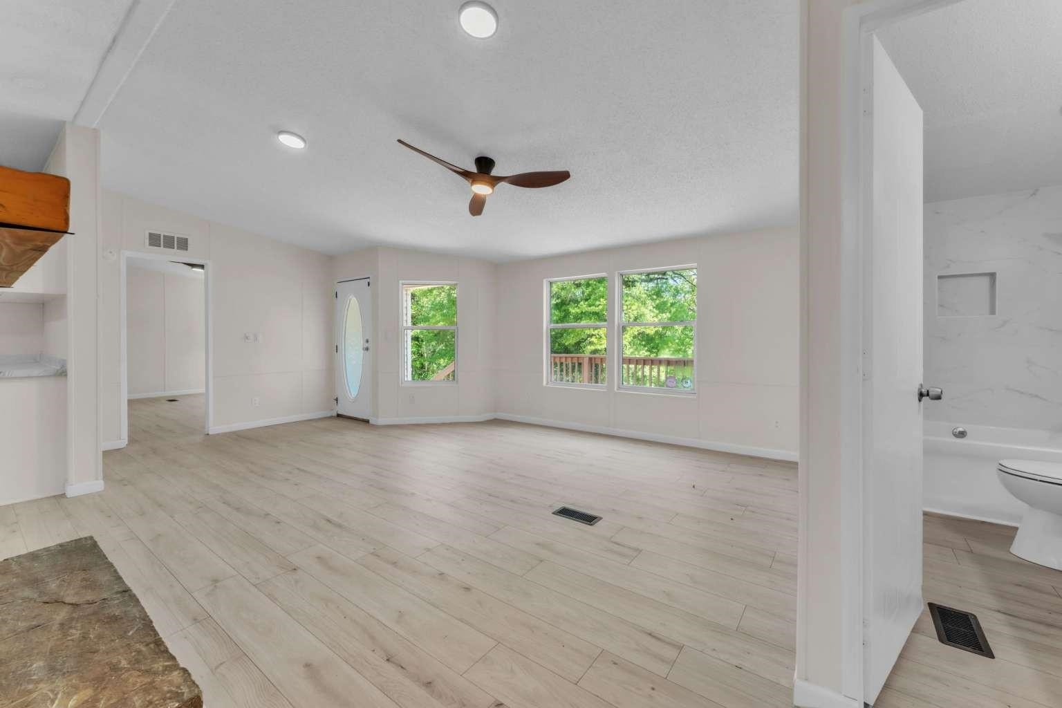 360 Hawk Hill Property Photo 6