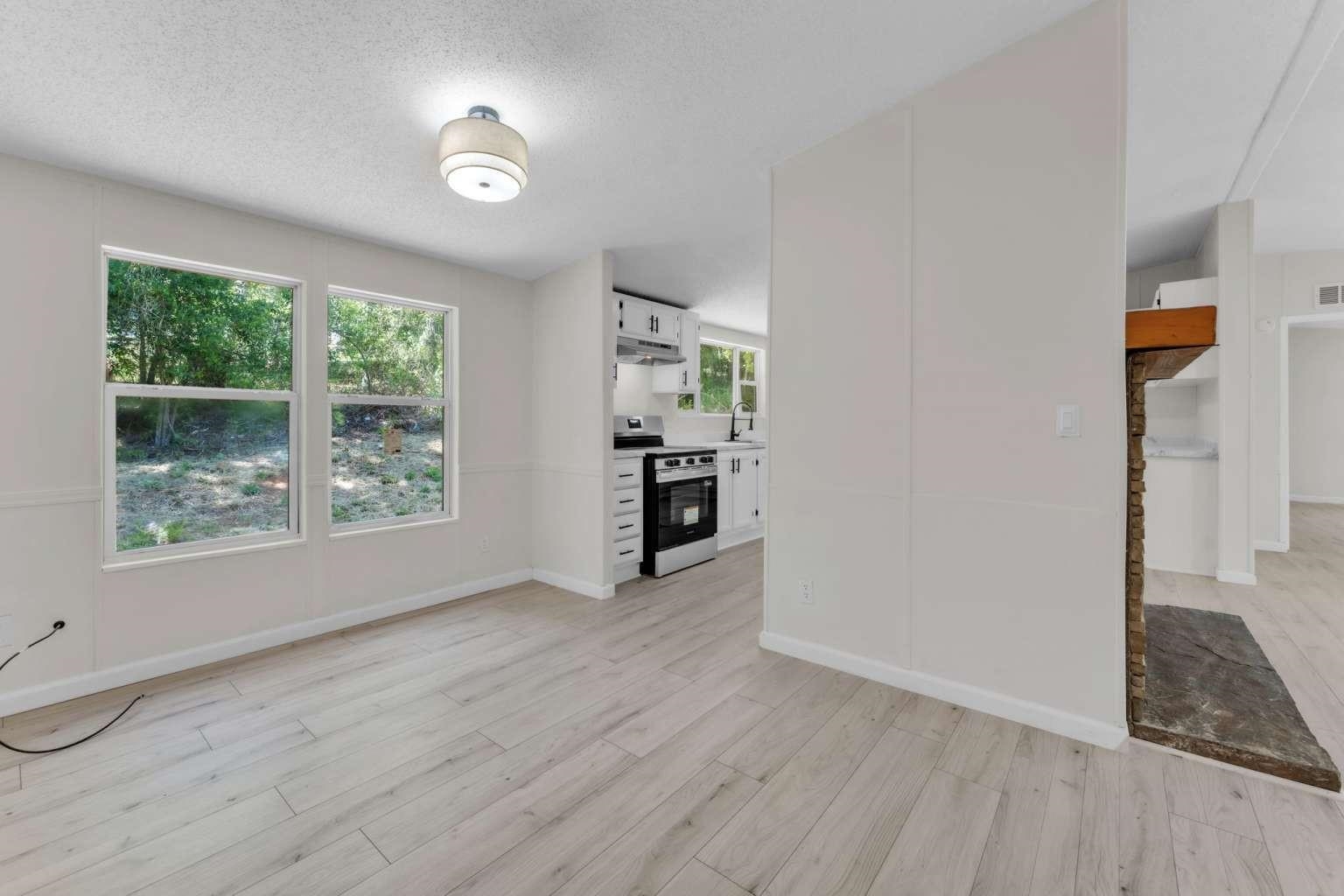 360 Hawk Hill Property Photo 9