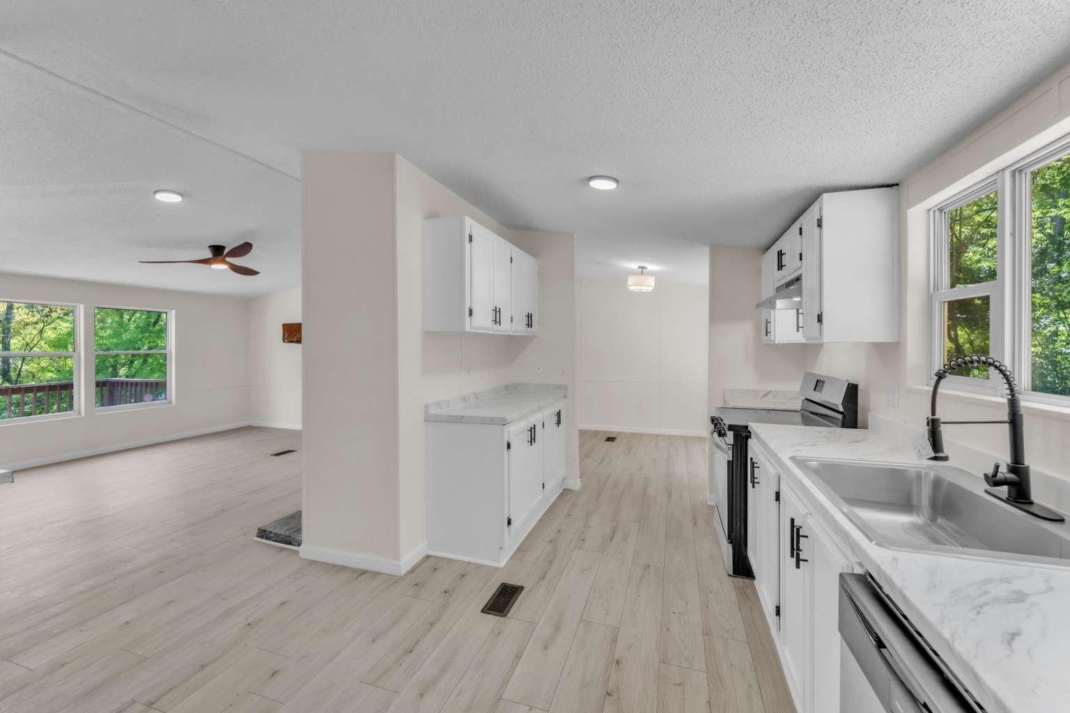 360 Hawk Hill Property Photo 12