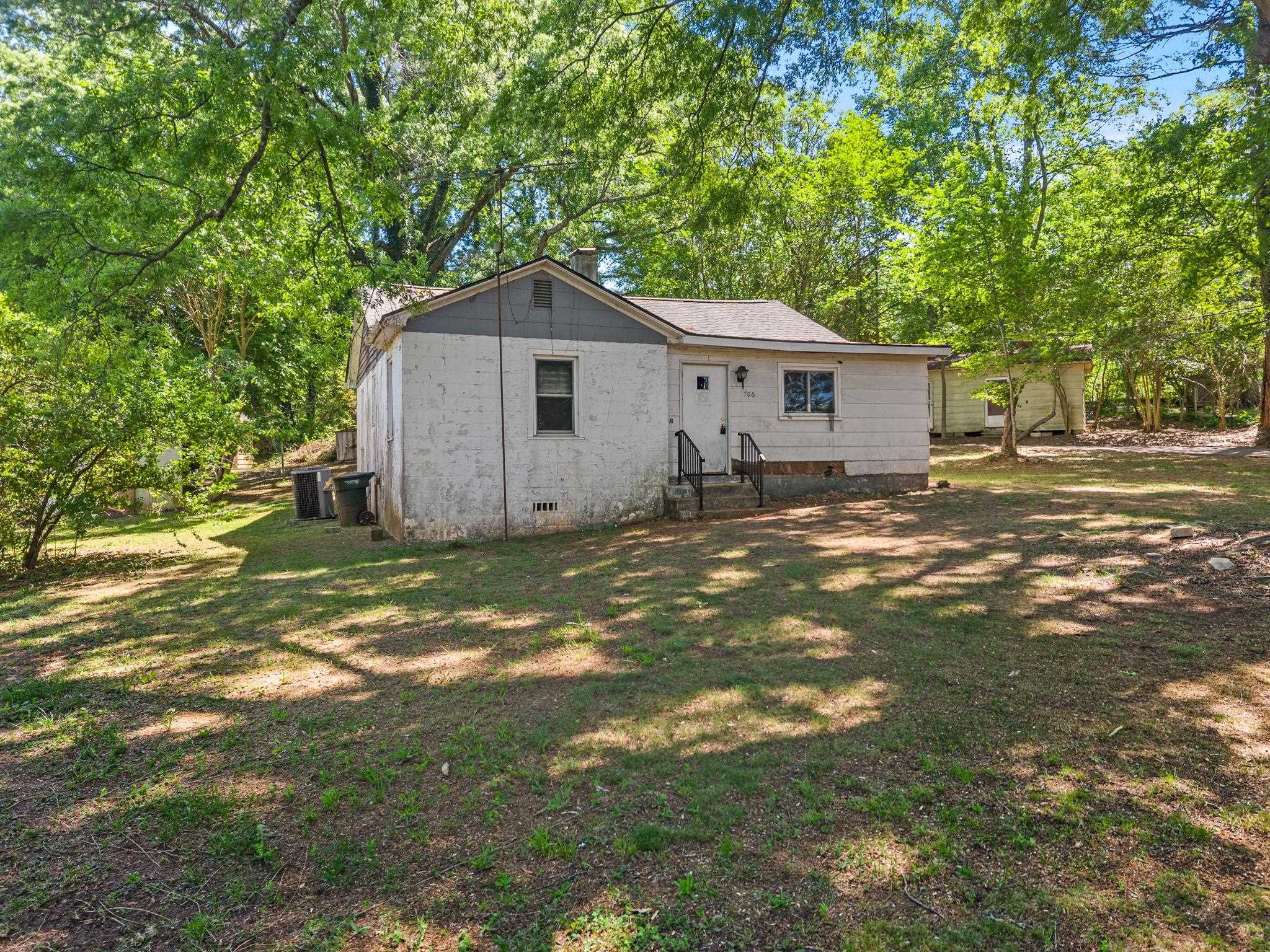 706 Marietta Street Property Photo 4