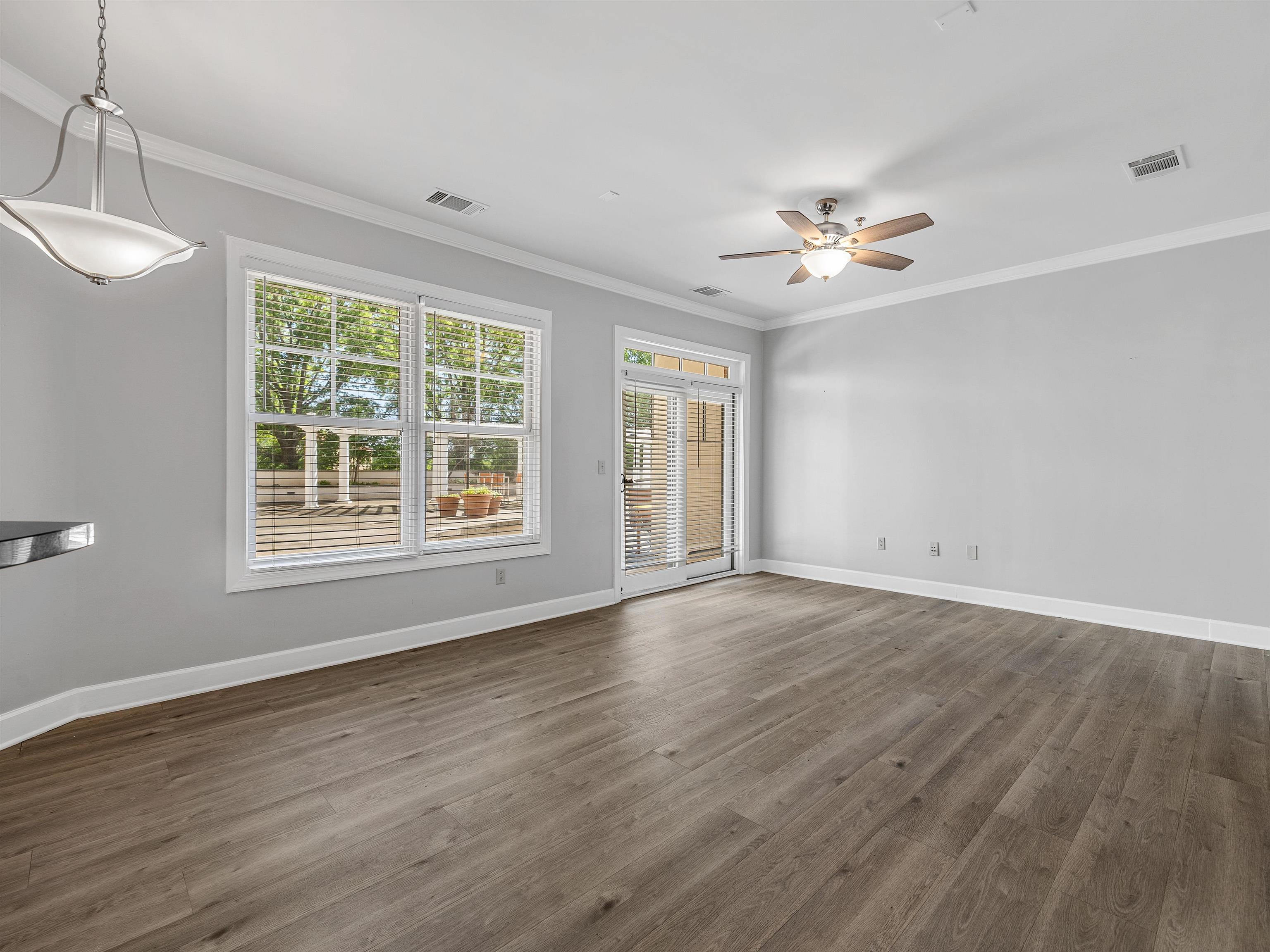 155 E Broad Street Property Photo 6