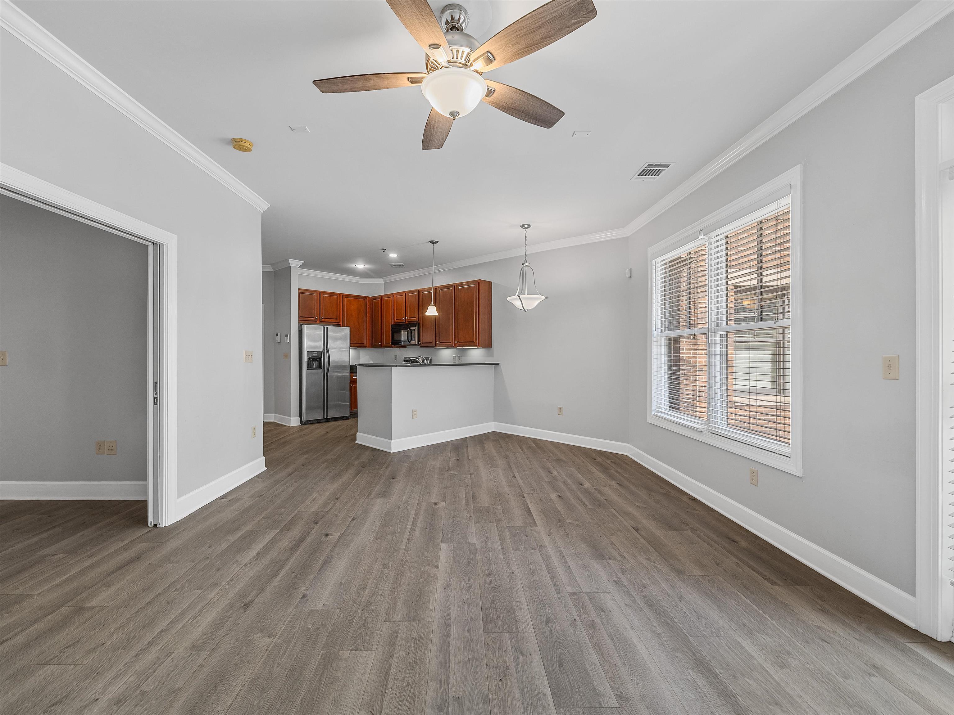 155 E Broad Street Property Photo 12