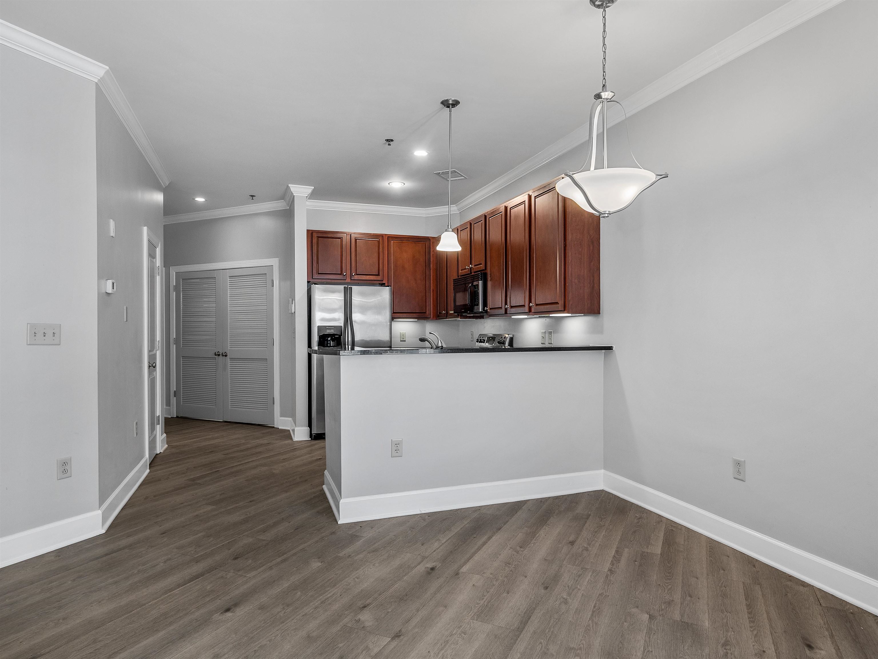 155 E Broad Street Property Photo 15