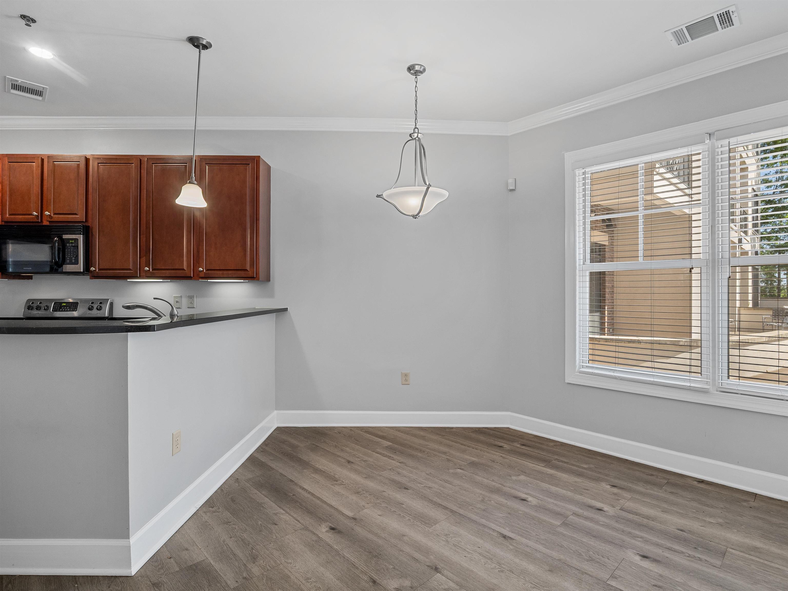 155 E Broad Street Property Photo 16