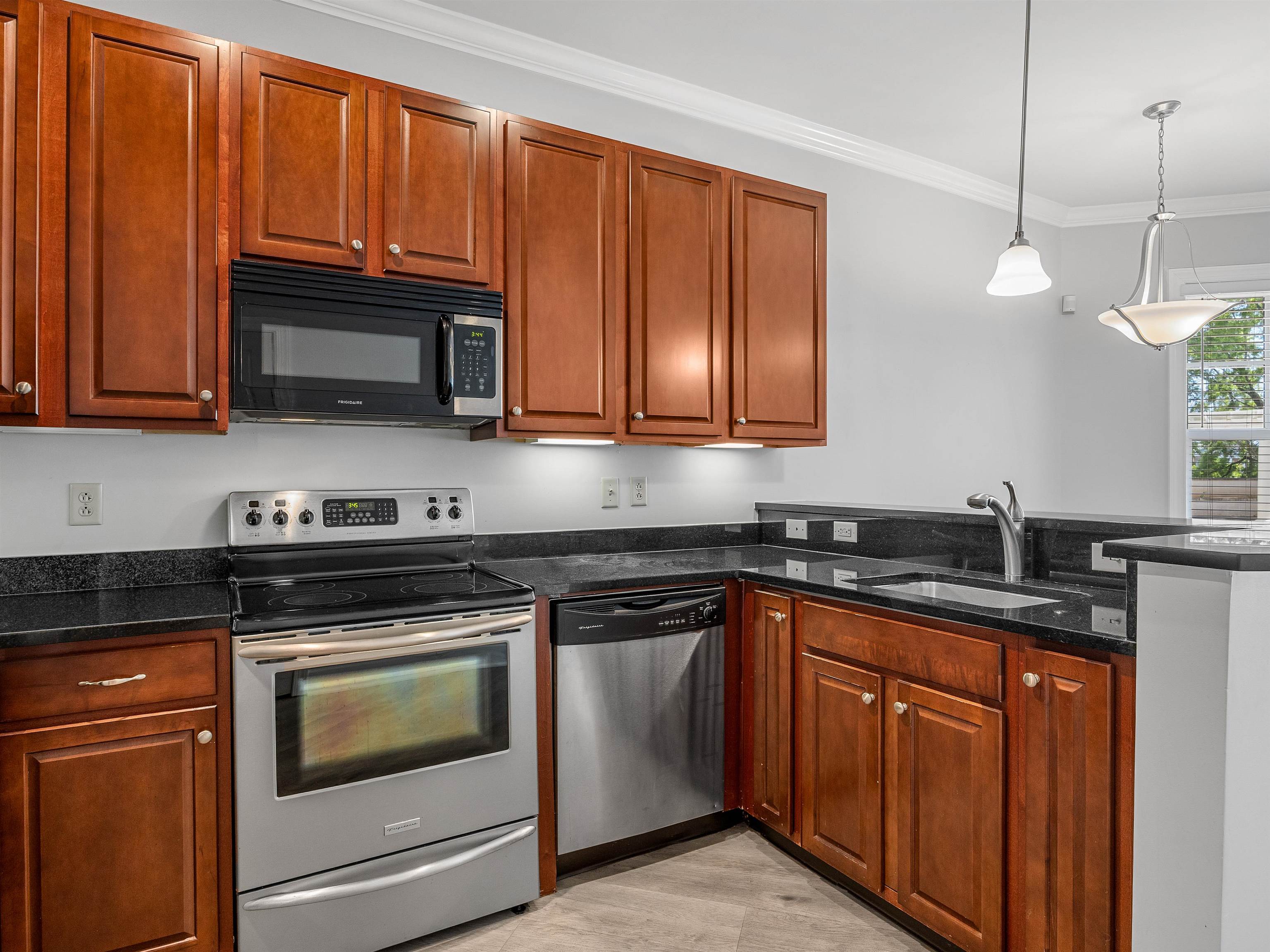155 E Broad Street Property Photo 17