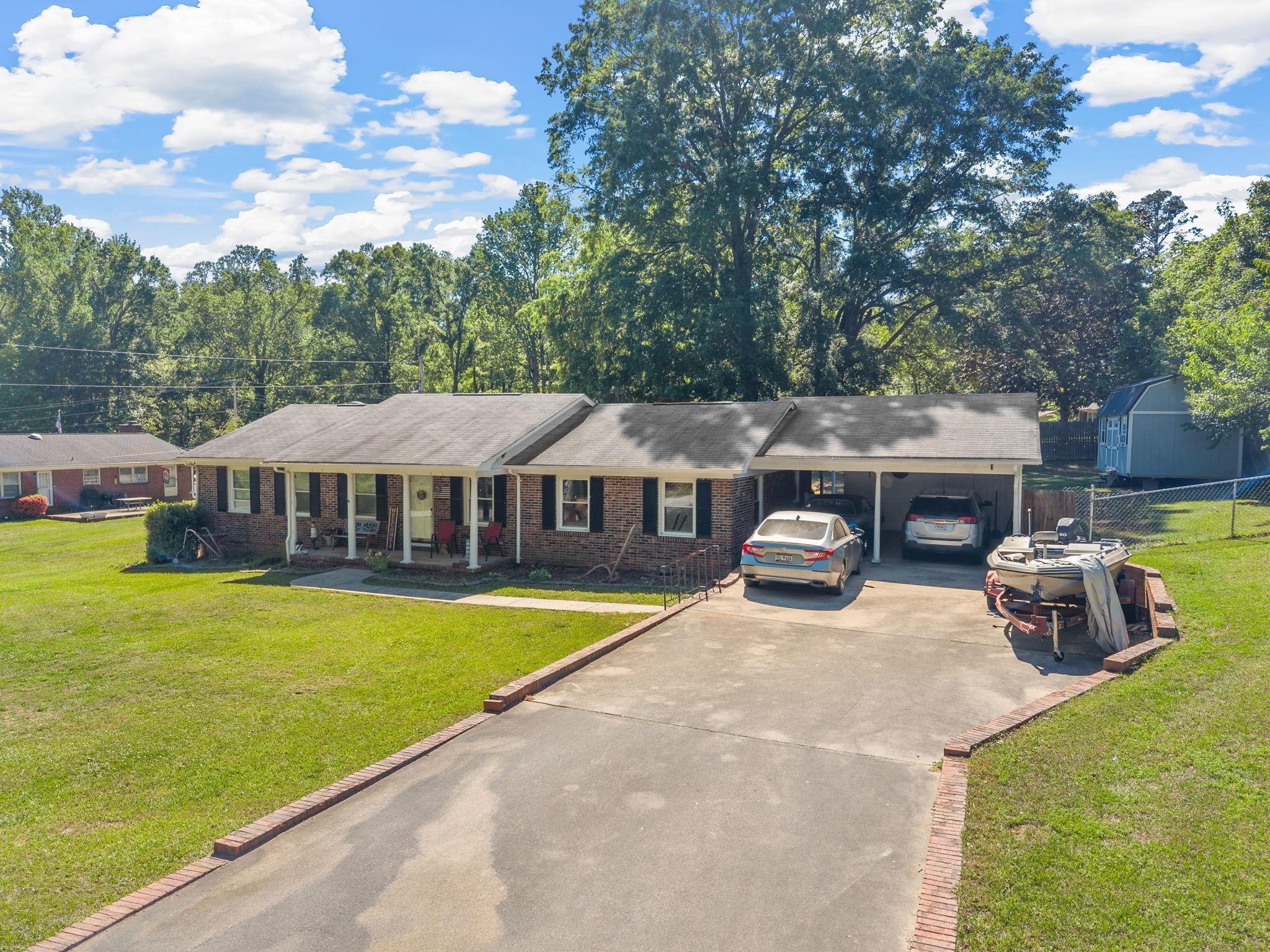 118 Brookside Drive Property Photo 3