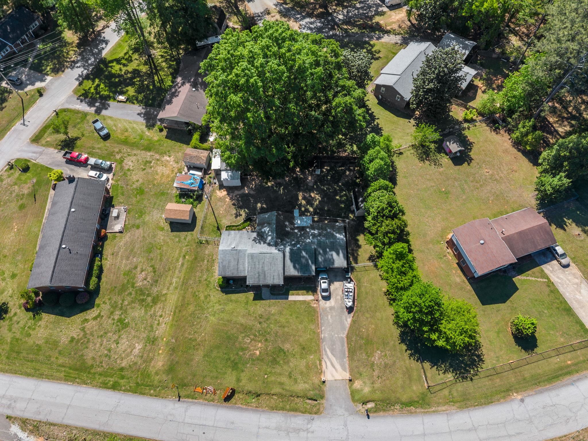 118 Brookside Drive Property Photo 4