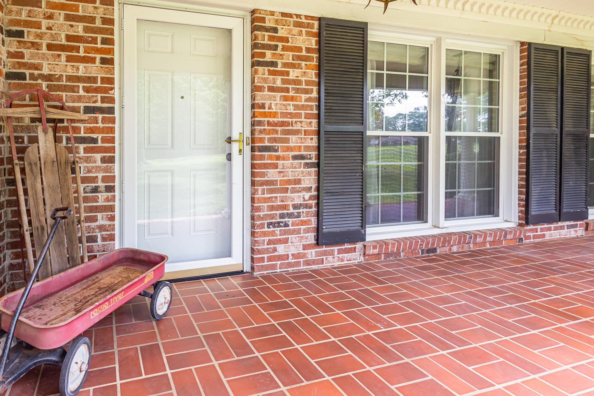419 Ridge Drive Property Photo 2