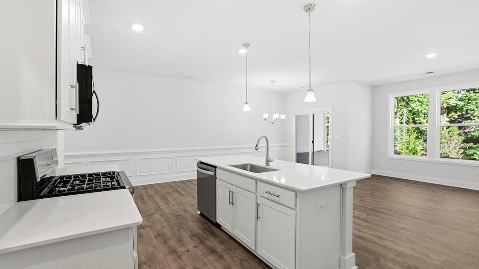 711 Lesbury Lane Property Photo 12