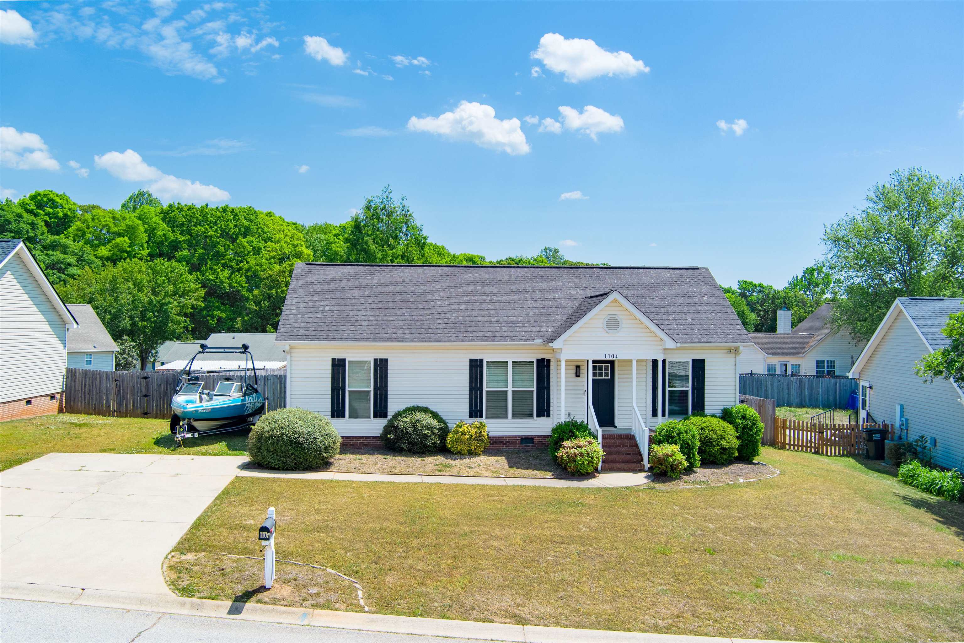 1104 Dunwoody Drive Property Photo 16