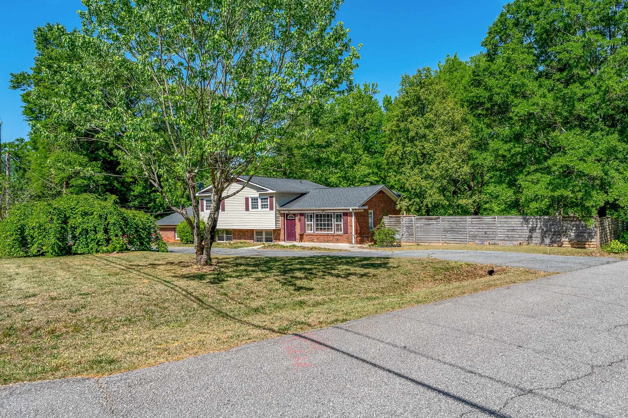 100 Woodburn Drive Property Photo 2