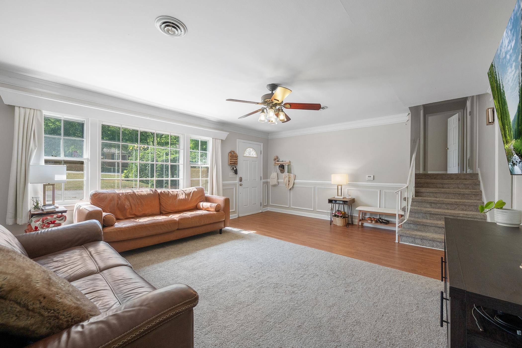 100 Woodburn Drive Property Photo 6