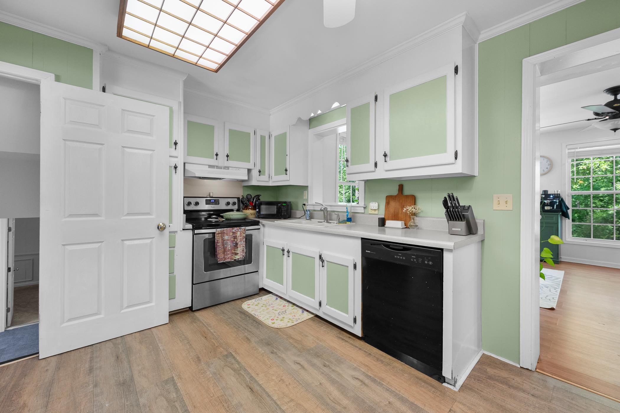 100 Woodburn Drive Property Photo 10