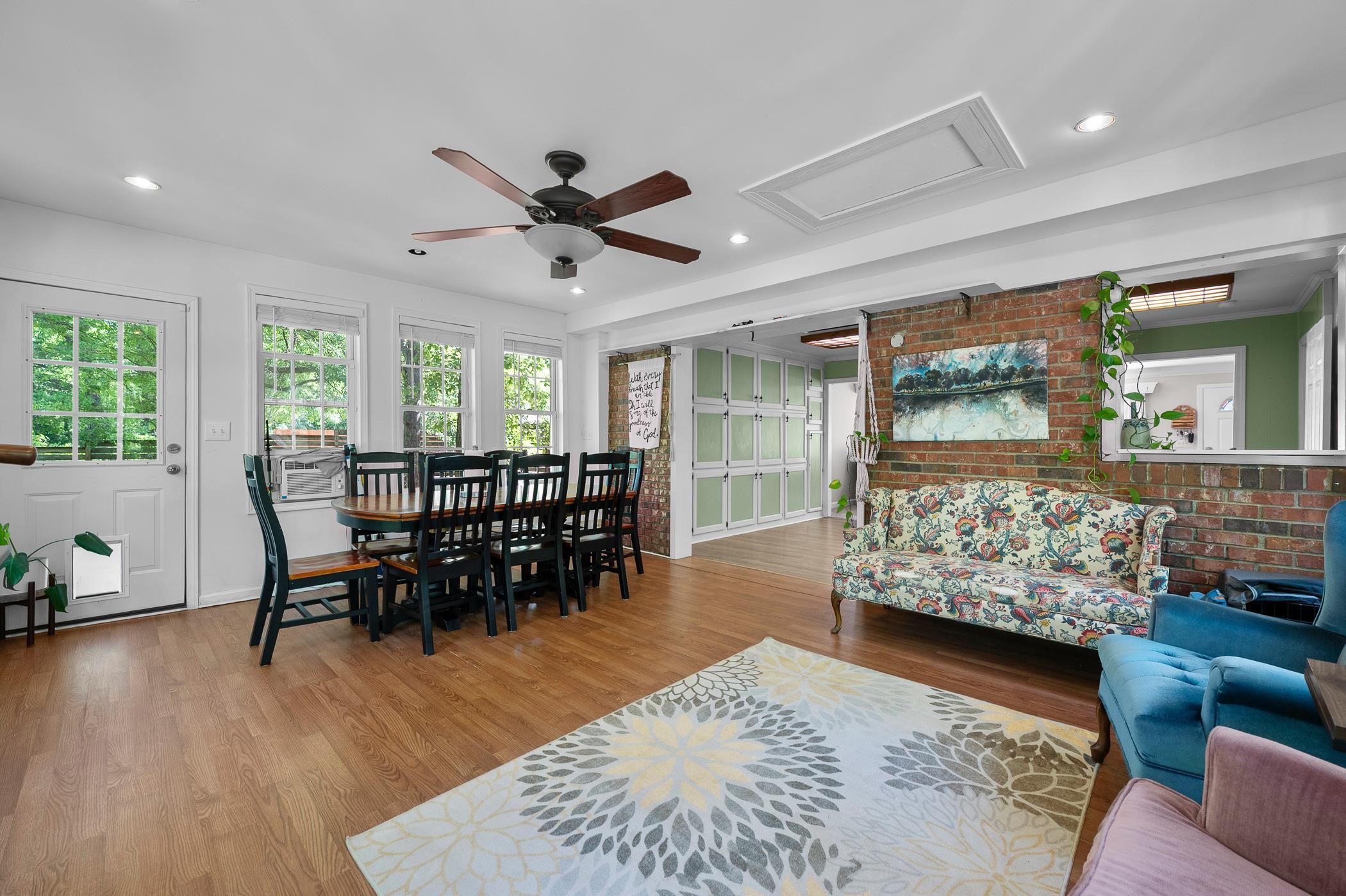 100 Woodburn Drive Property Photo 13