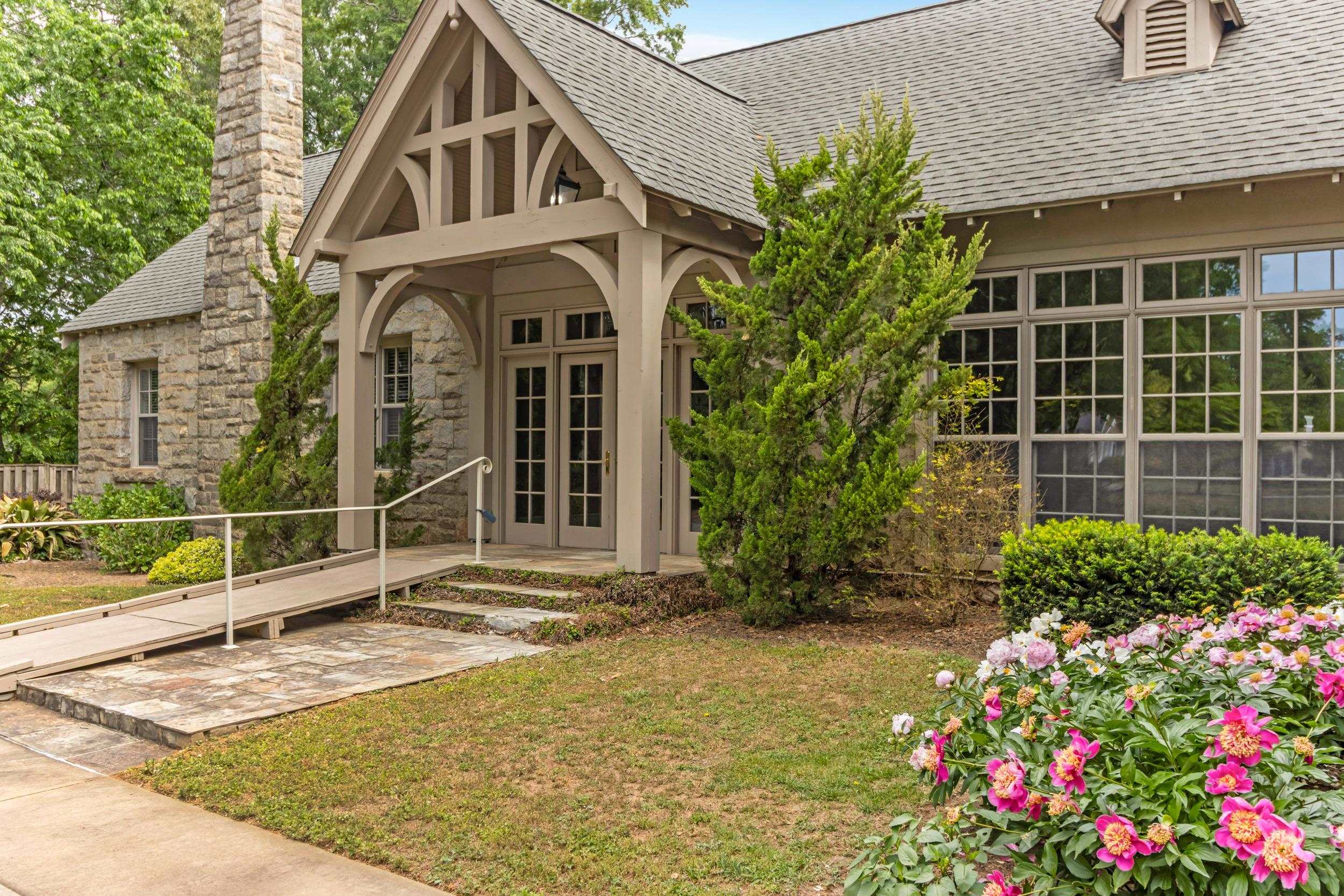 363 Connecticut Avenue Property Photo 1