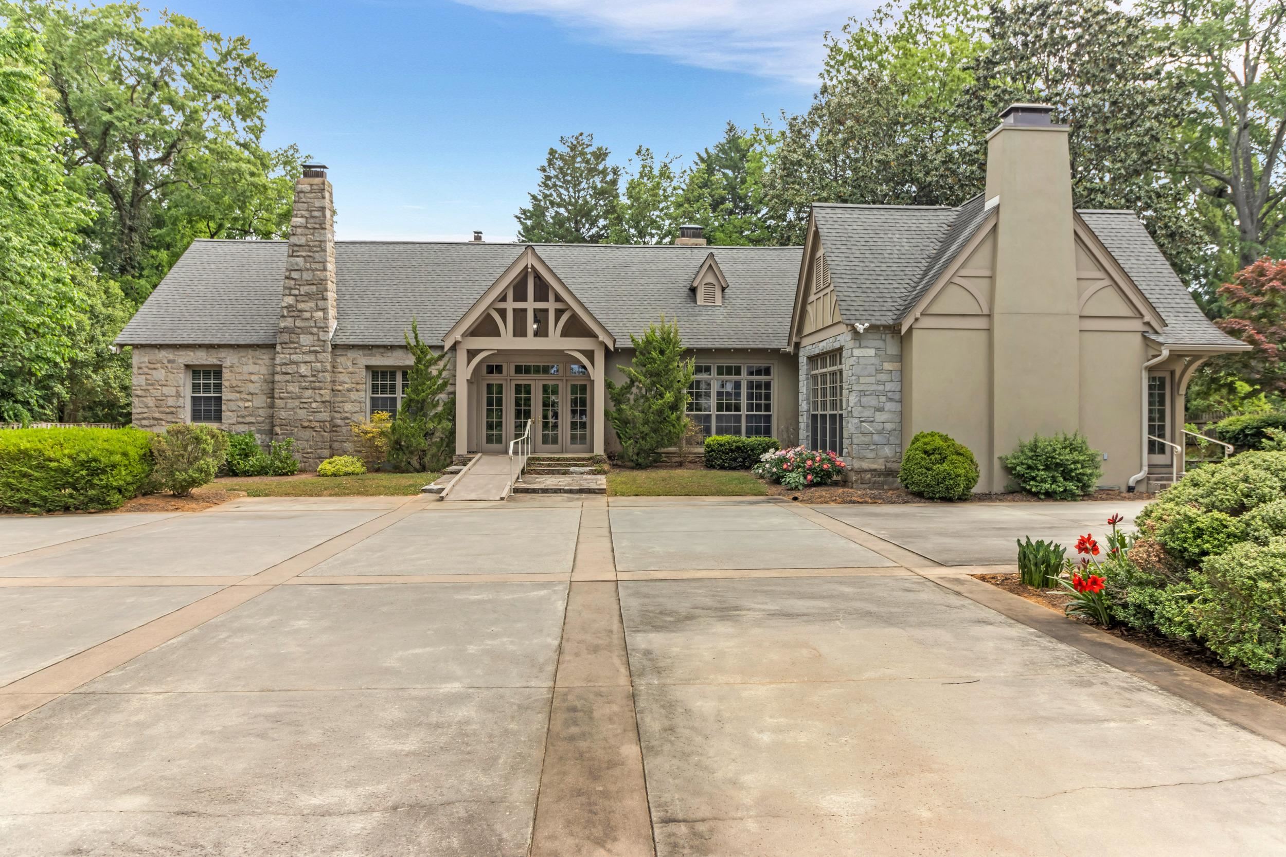 363 Connecticut Avenue Property Photo 2