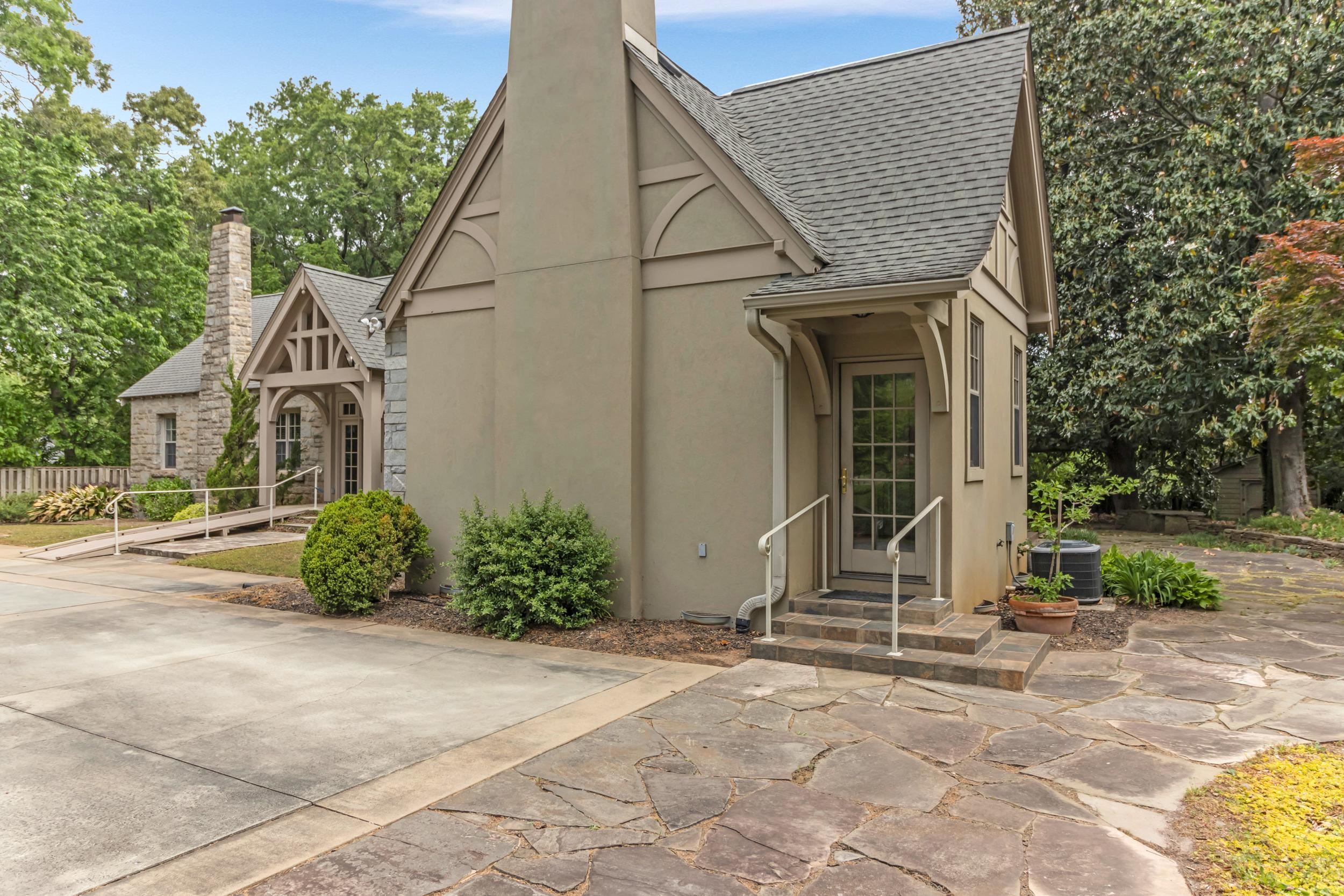 363 Connecticut Avenue Property Photo 4
