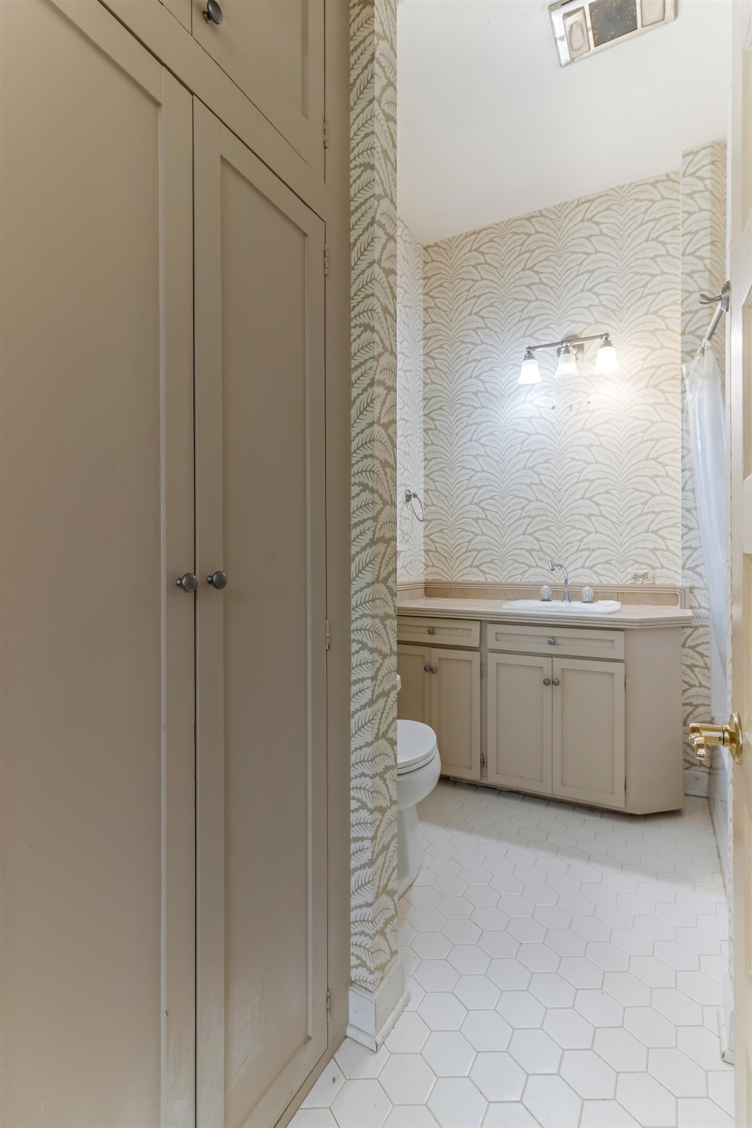 363 Connecticut Avenue Property Photo 26