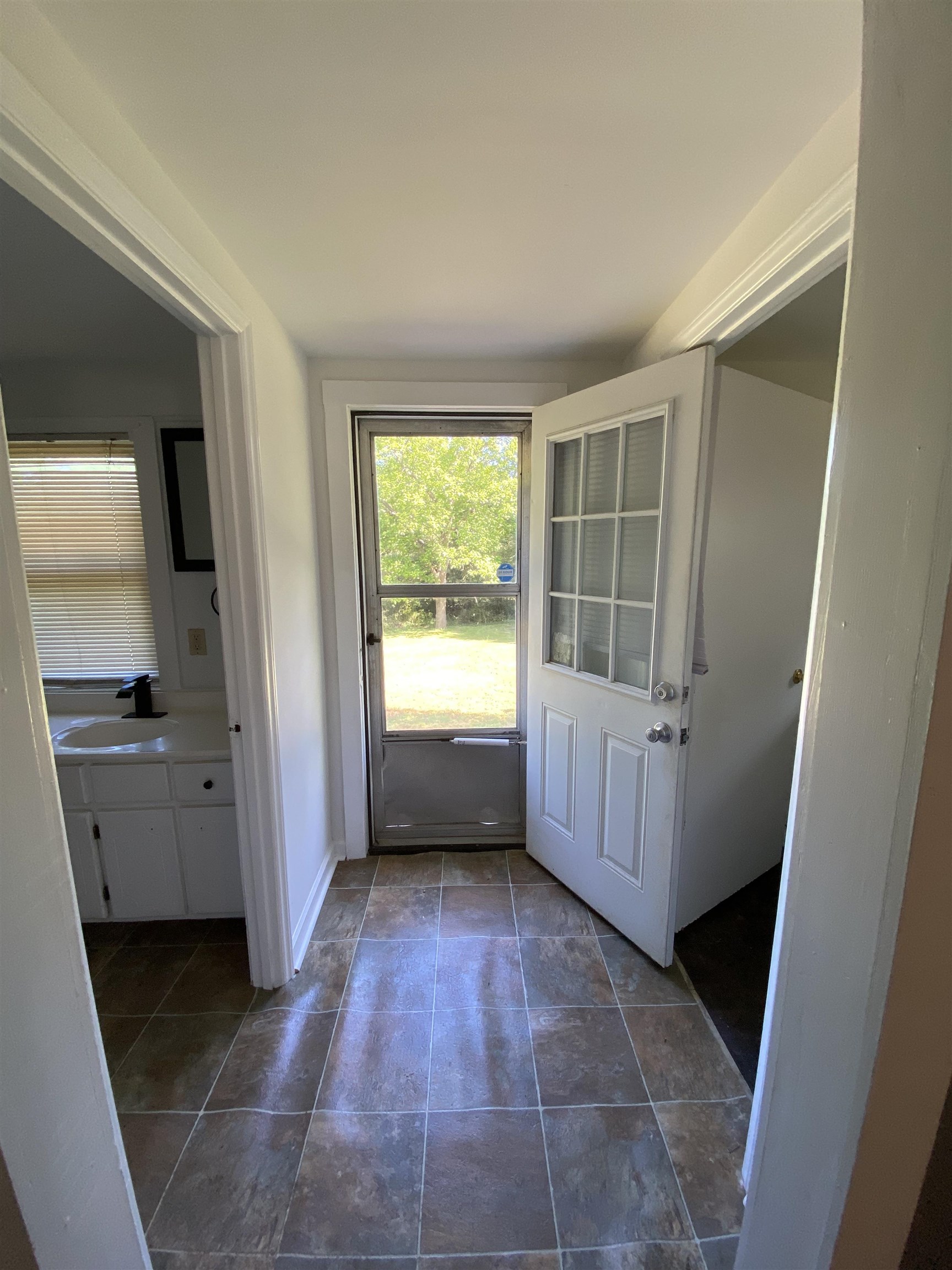 406 River Drive Property Photo 15