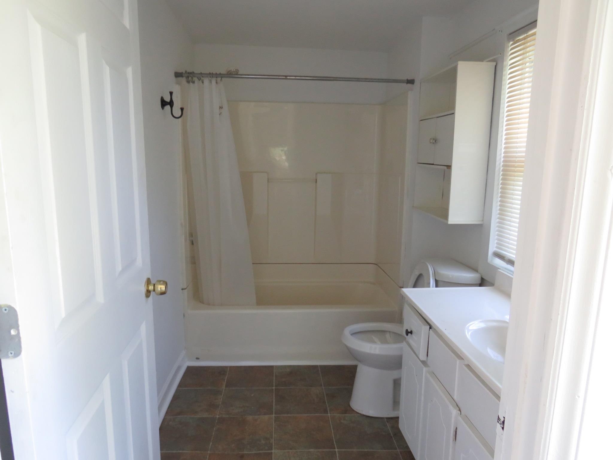 406 River Drive Property Photo 21