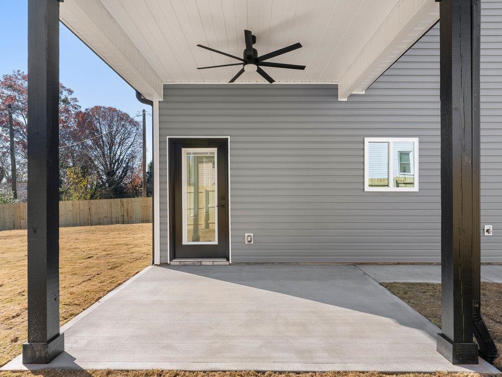 367 College Street Property Photo 6