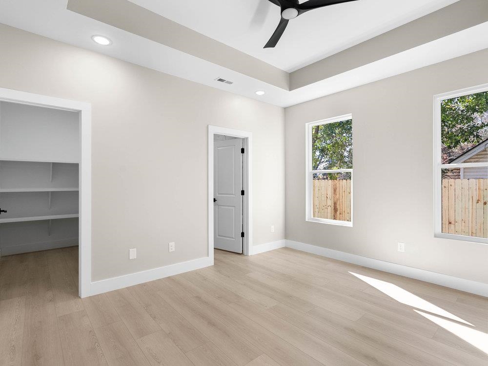 367 College Street Property Photo 29