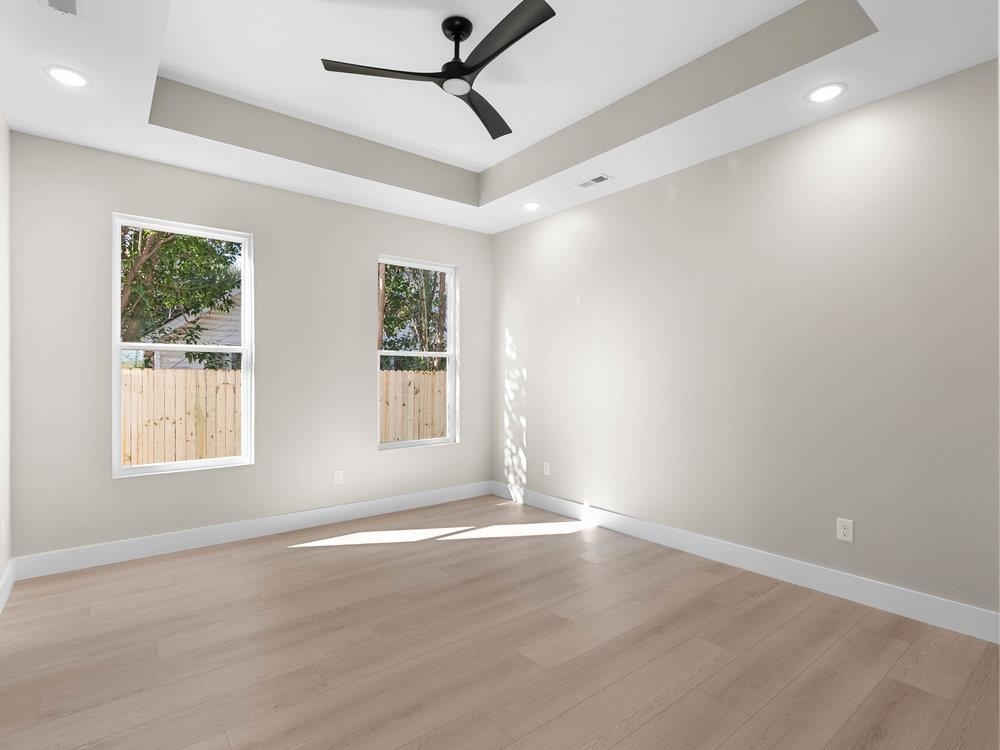 367 College Street Property Photo 31
