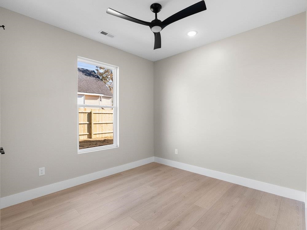367 College Street Property Photo 35