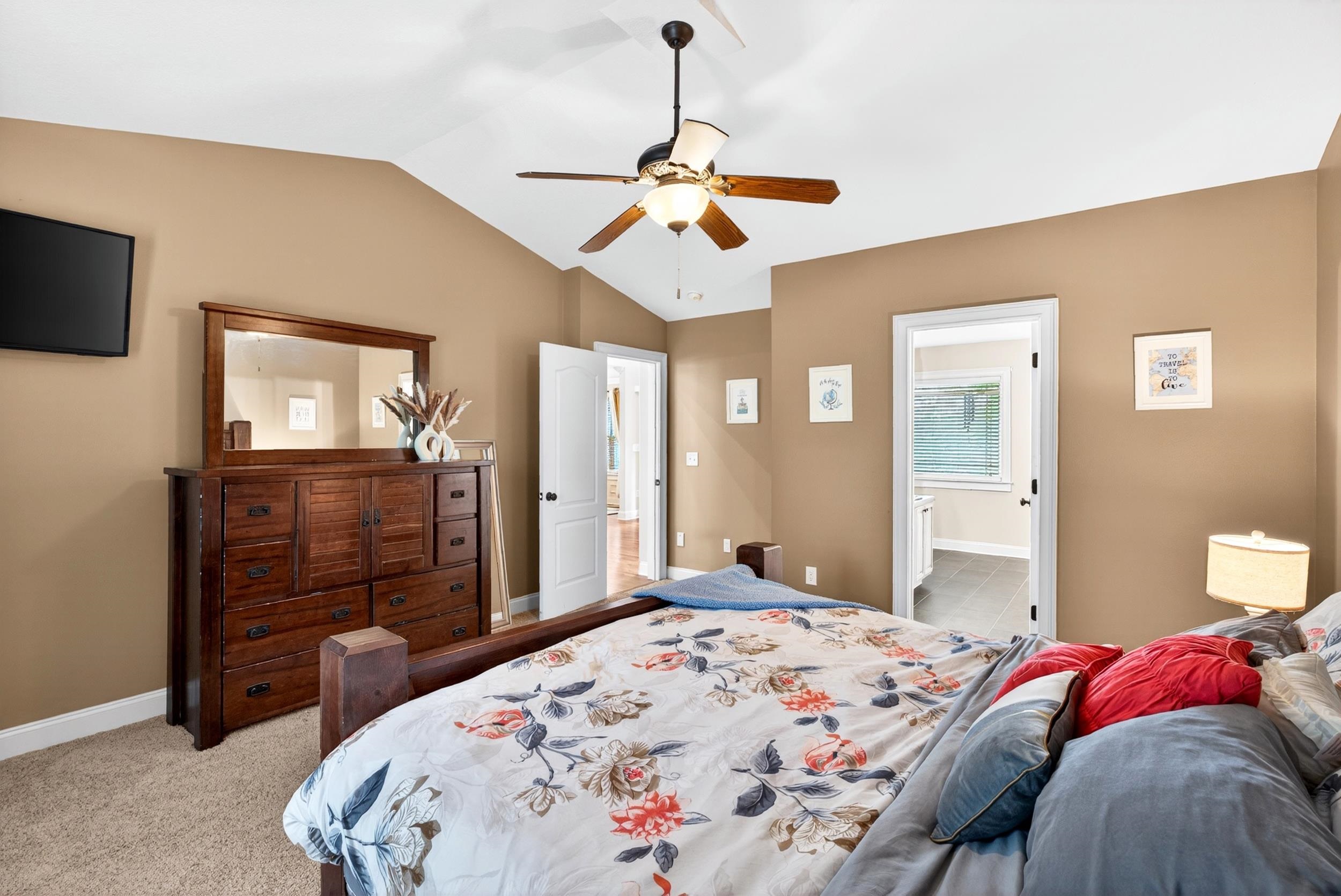 112 Trotter Court Property Photo 8