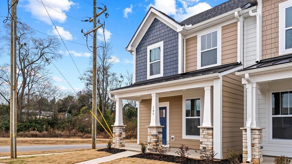 109 Dalmatian Drive Property Photo 2