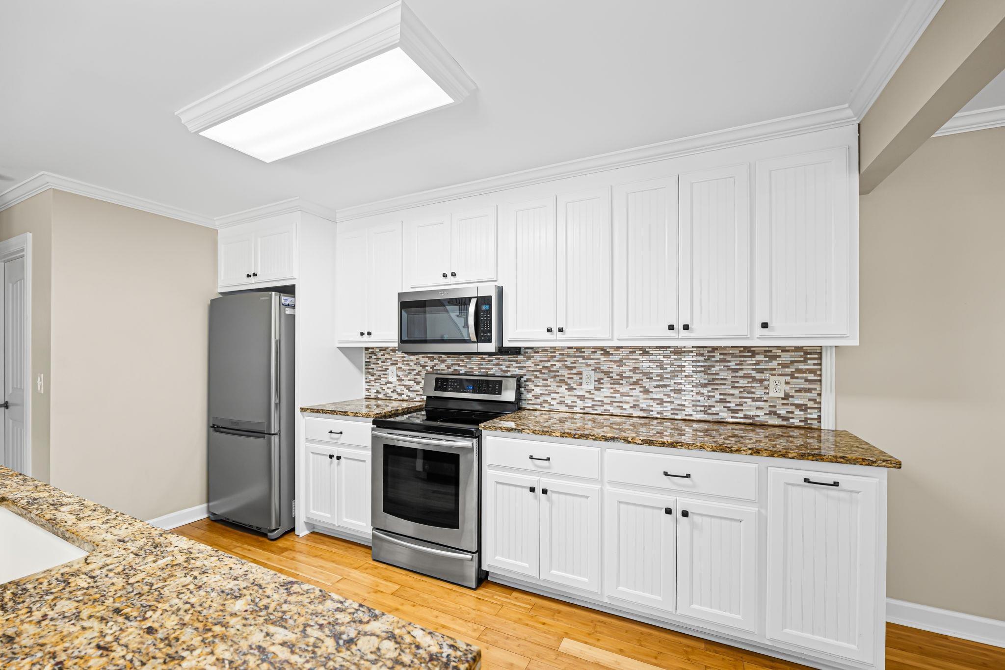 125 Houston Street Property Photo 9