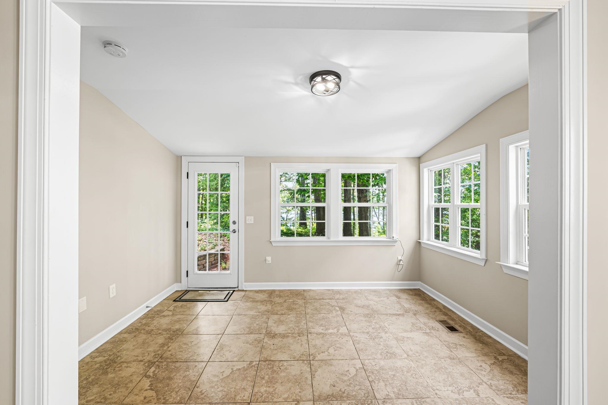 125 Houston Street Property Photo 18
