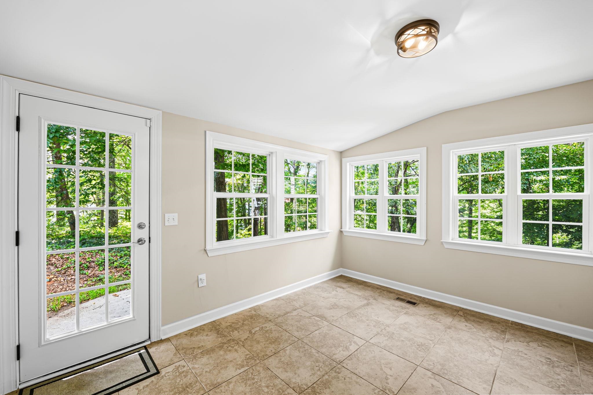 125 Houston Street Property Photo 20