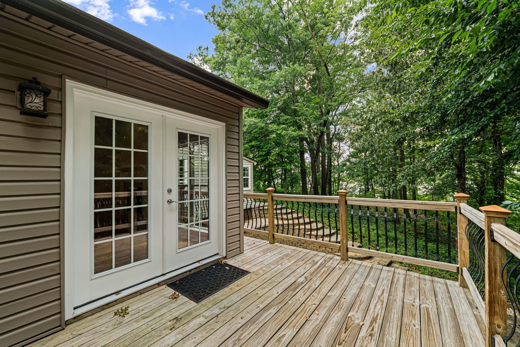 125 Houston Street Property Photo 22