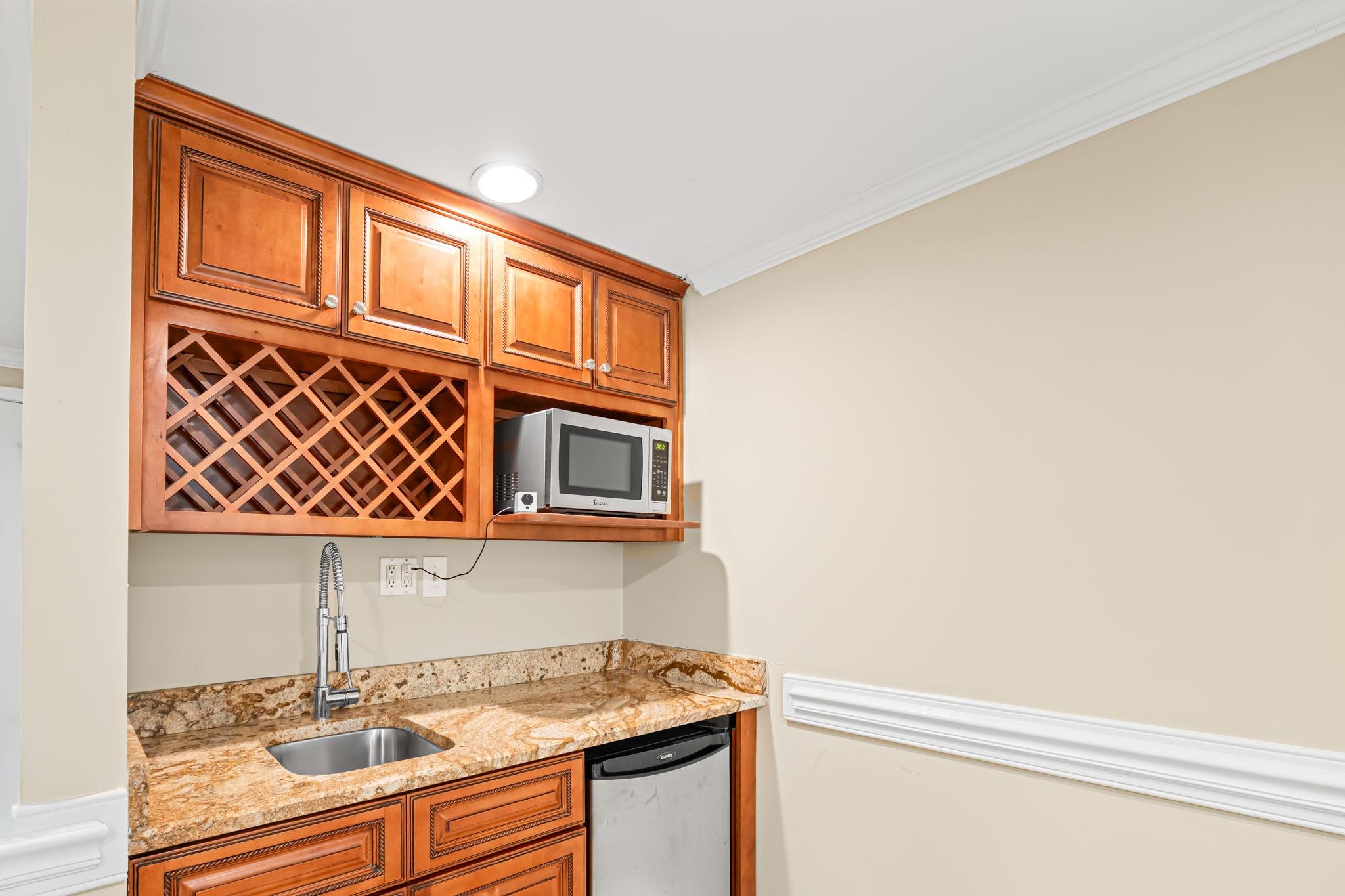 125 Houston Street Property Photo 36