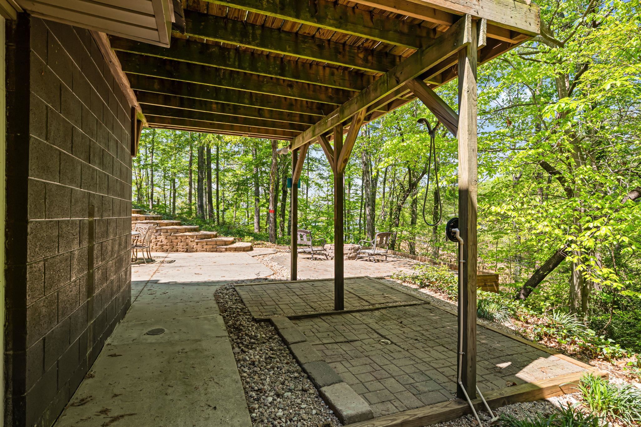 125 Houston Street Property Photo 38
