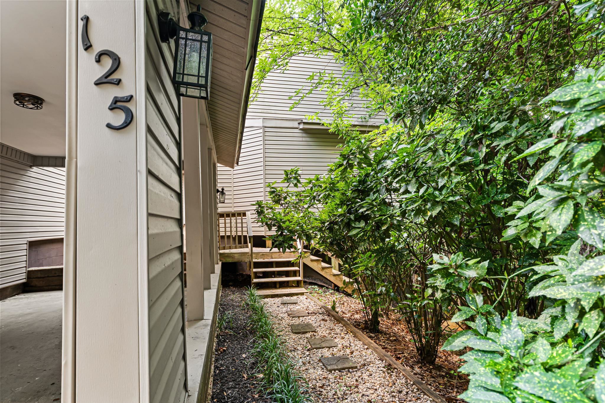 125 Houston Street Property Photo 45