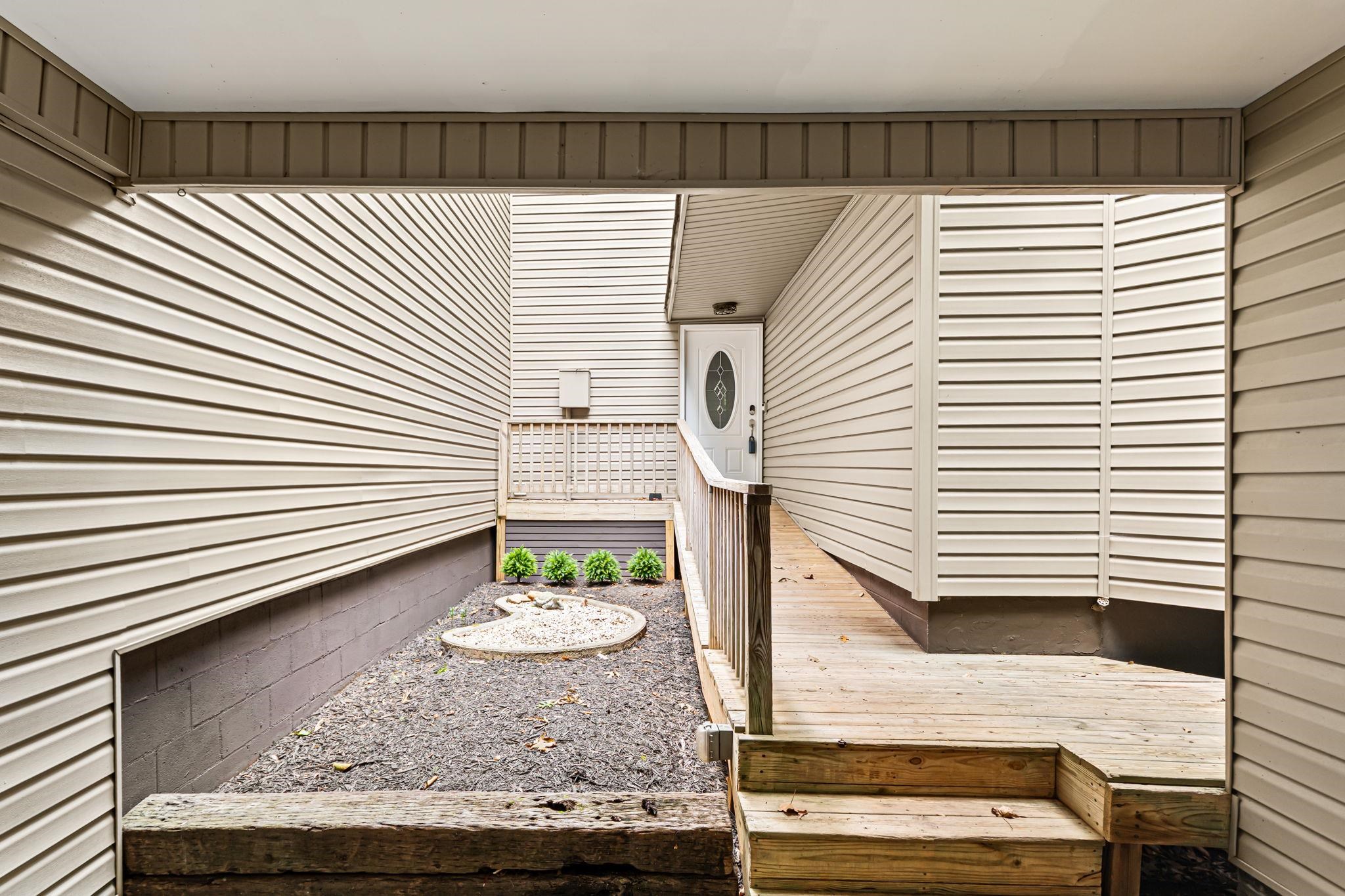 125 Houston Street Property Photo 46
