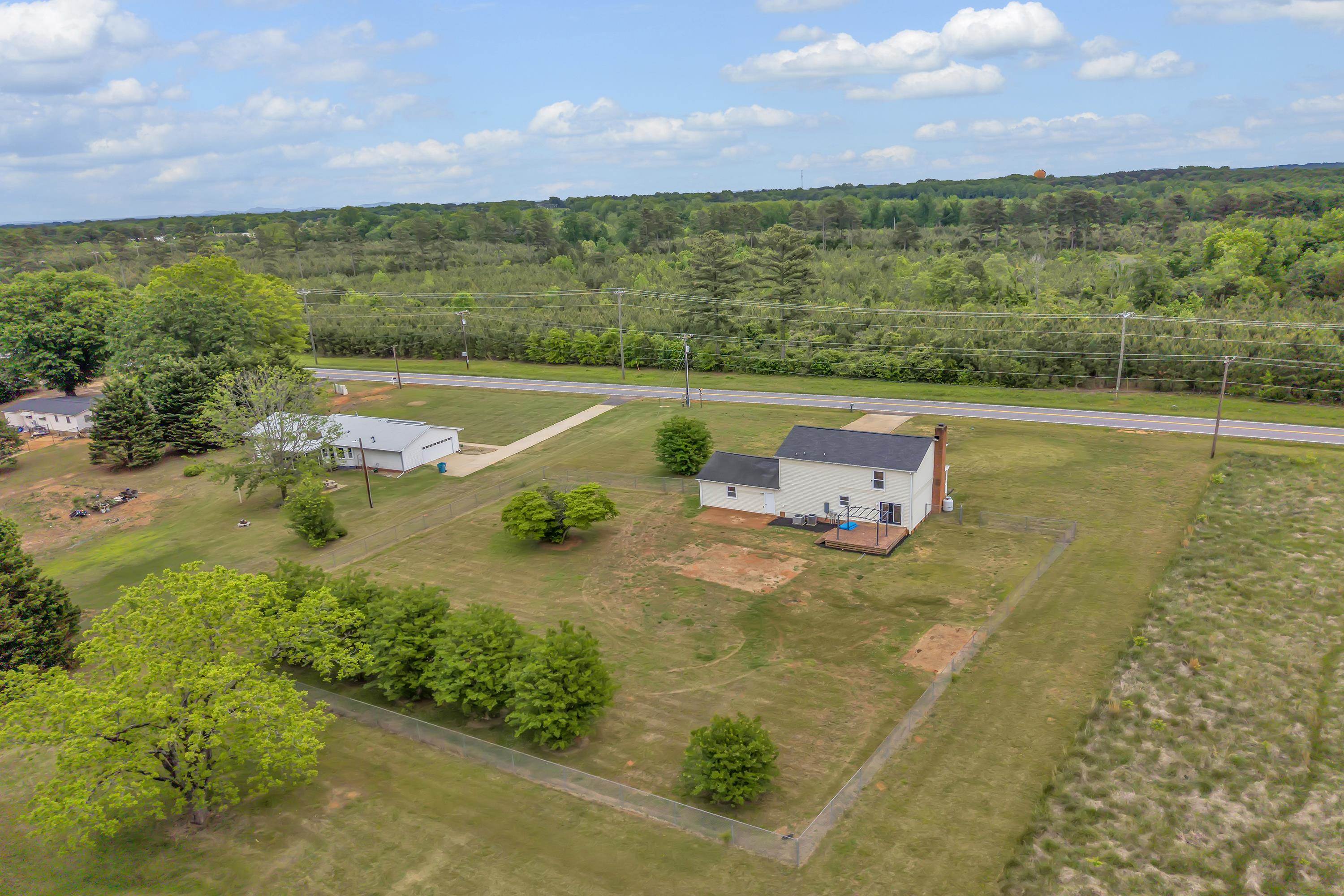 1359 Old Post Road Property Photo 2