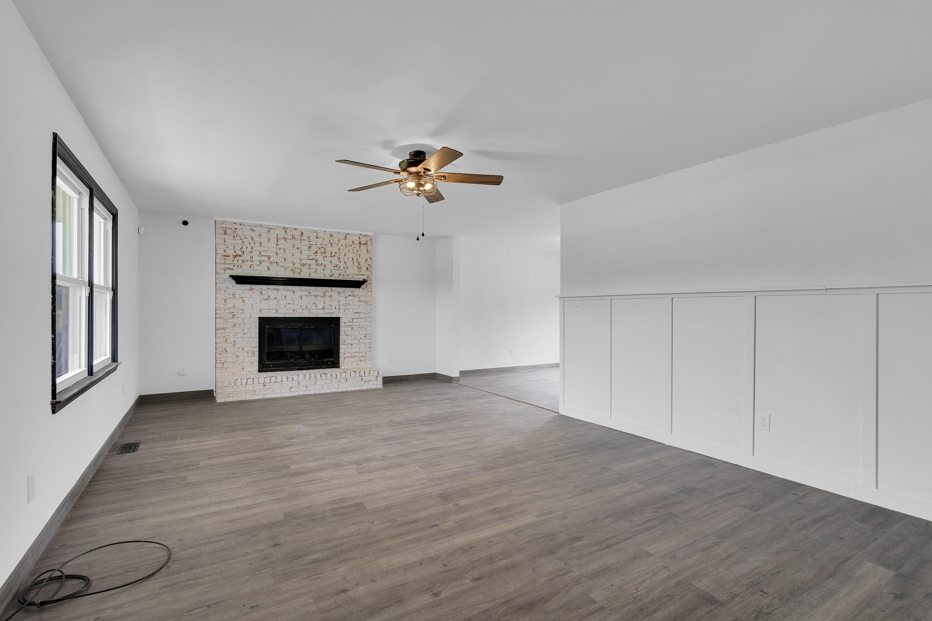 1359 Old Post Road Property Photo 4