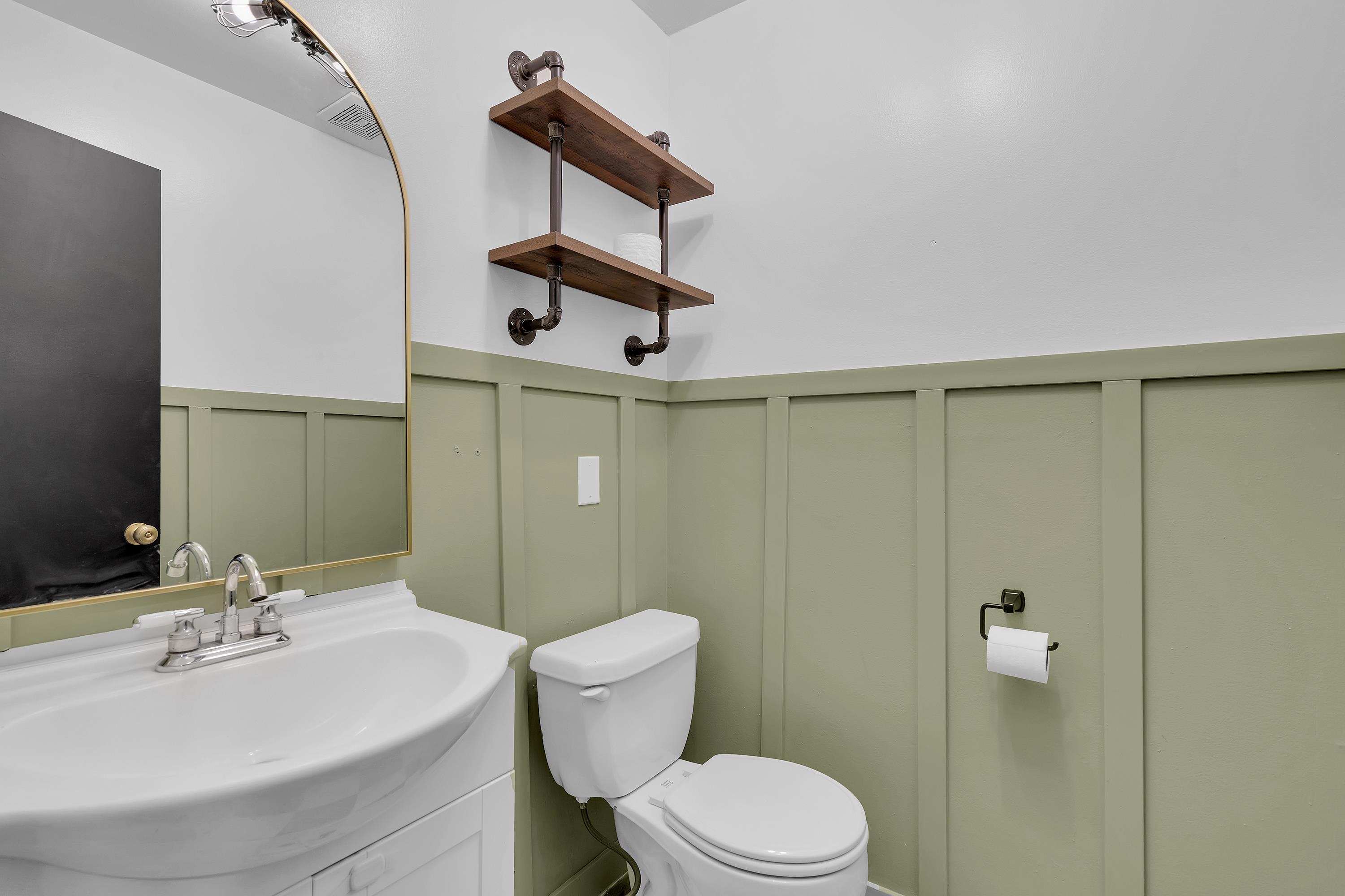 1359 Old Post Road Property Photo 5