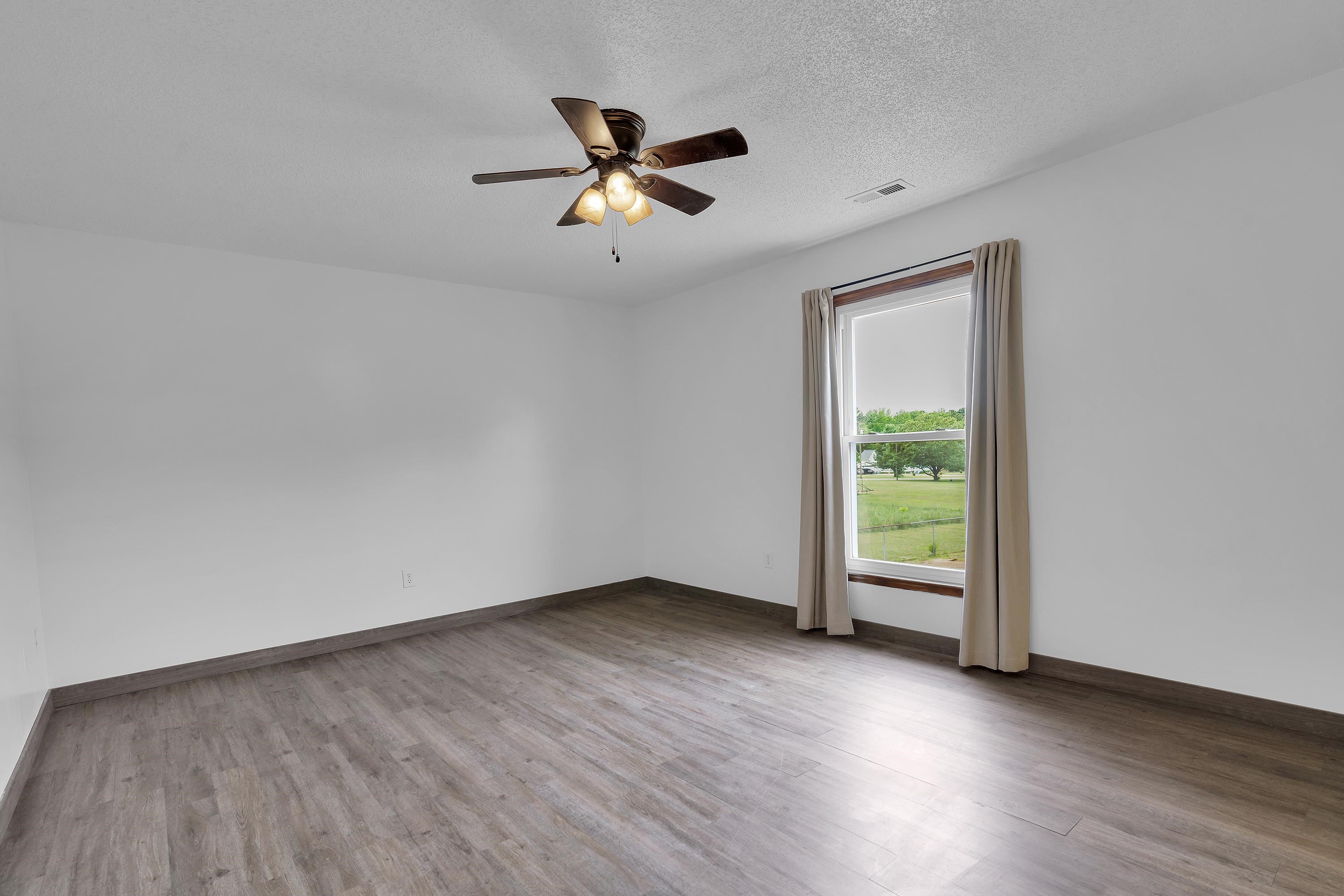 1359 Old Post Road Property Photo 11