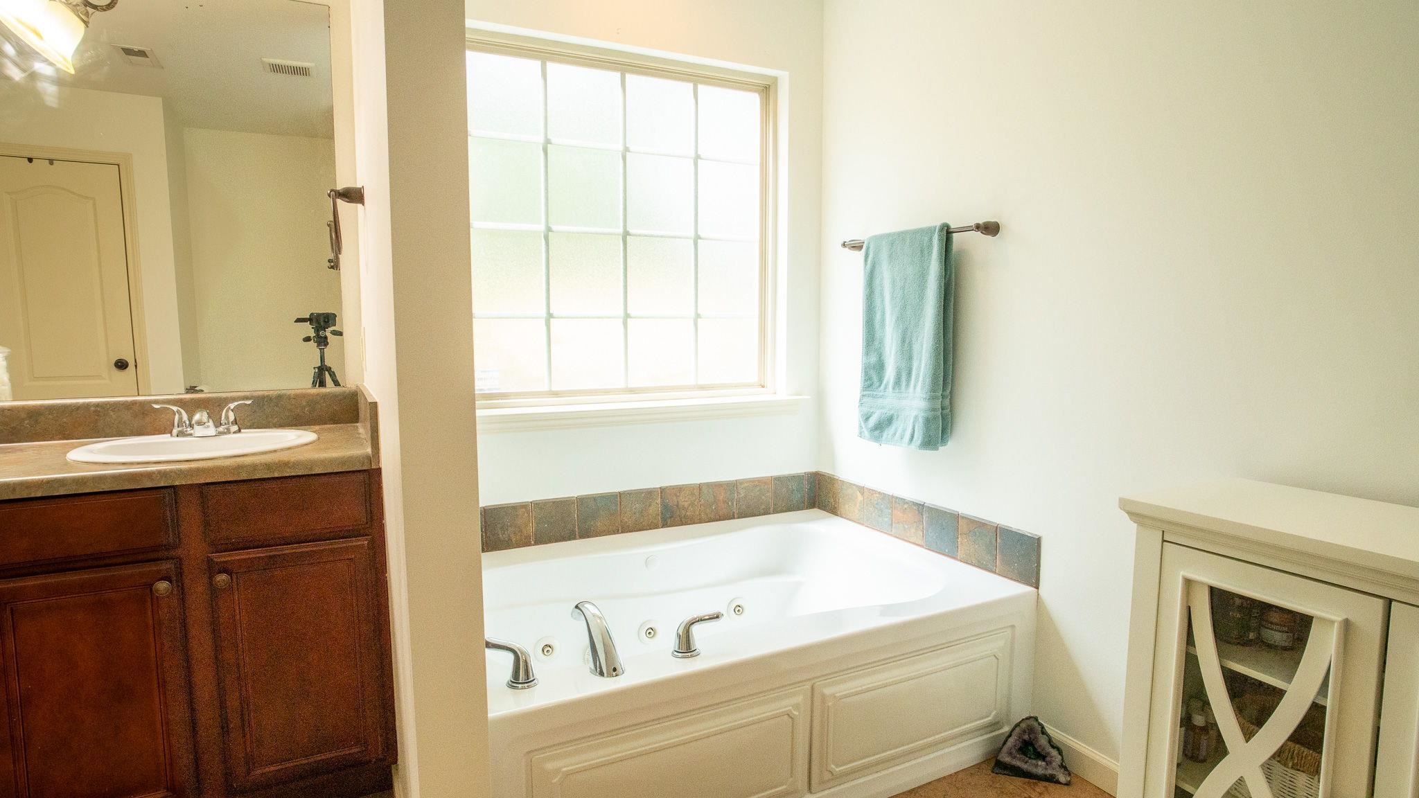 520 Abberly Lane Property Photo 12