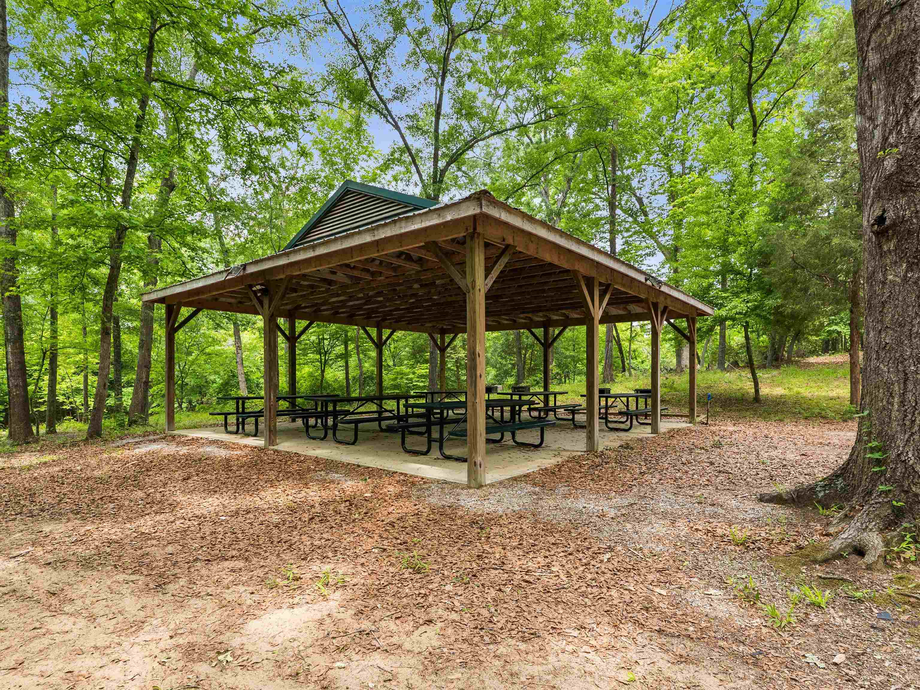102 Mohegan Way Property Photo 8