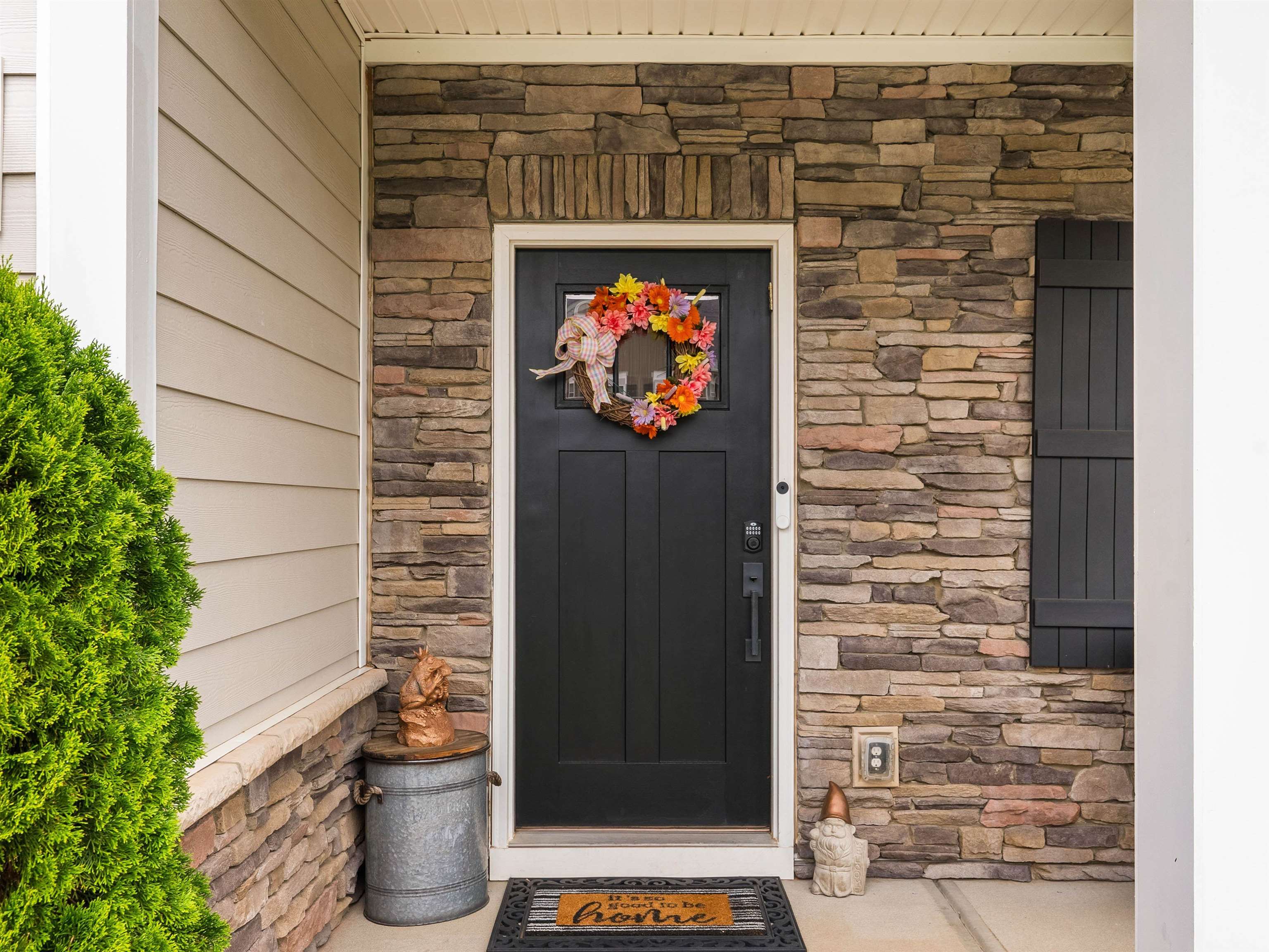 102 Mohegan Way Property Photo 15