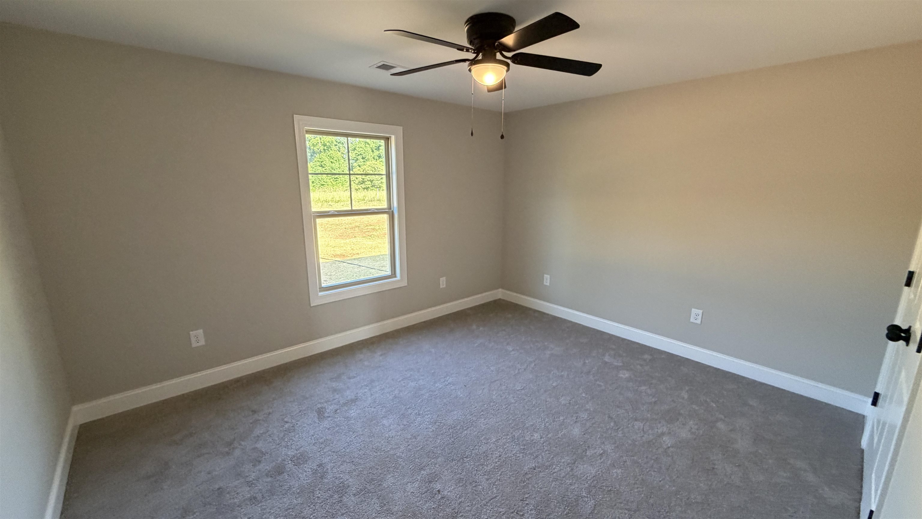 1079 N Green River Property Photo 14