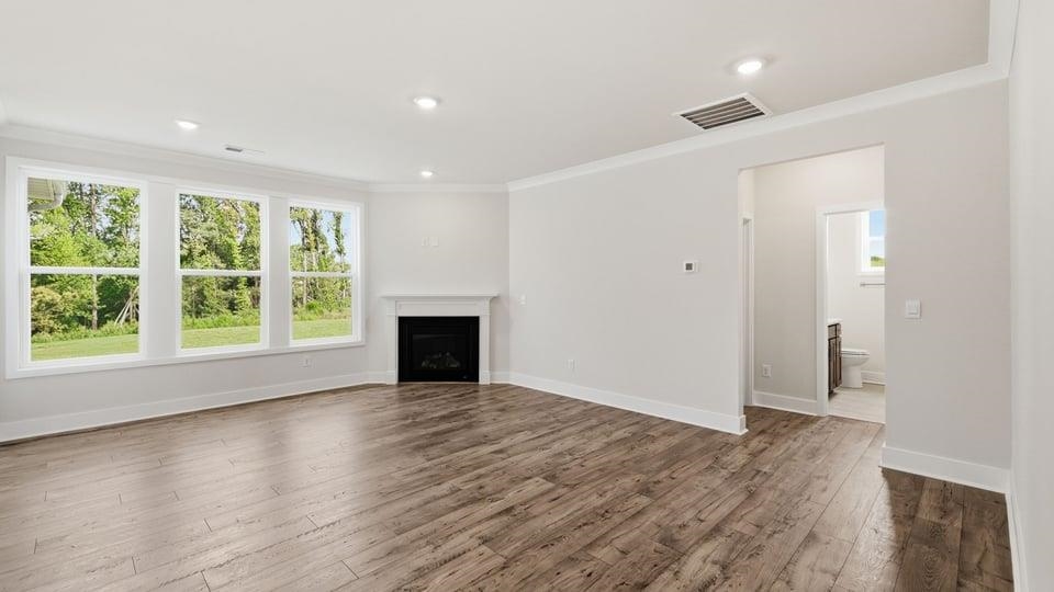 496 Inchmore Drive Property Photo 8