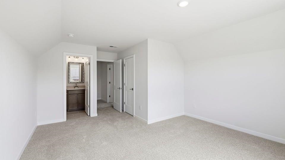 496 Inchmore Drive Property Photo 29