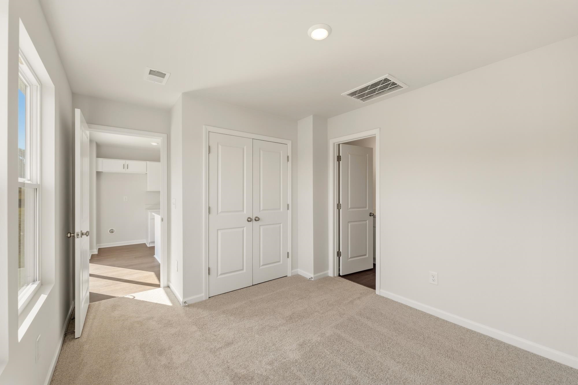 158 Cloverfield Lane Property Photo 12