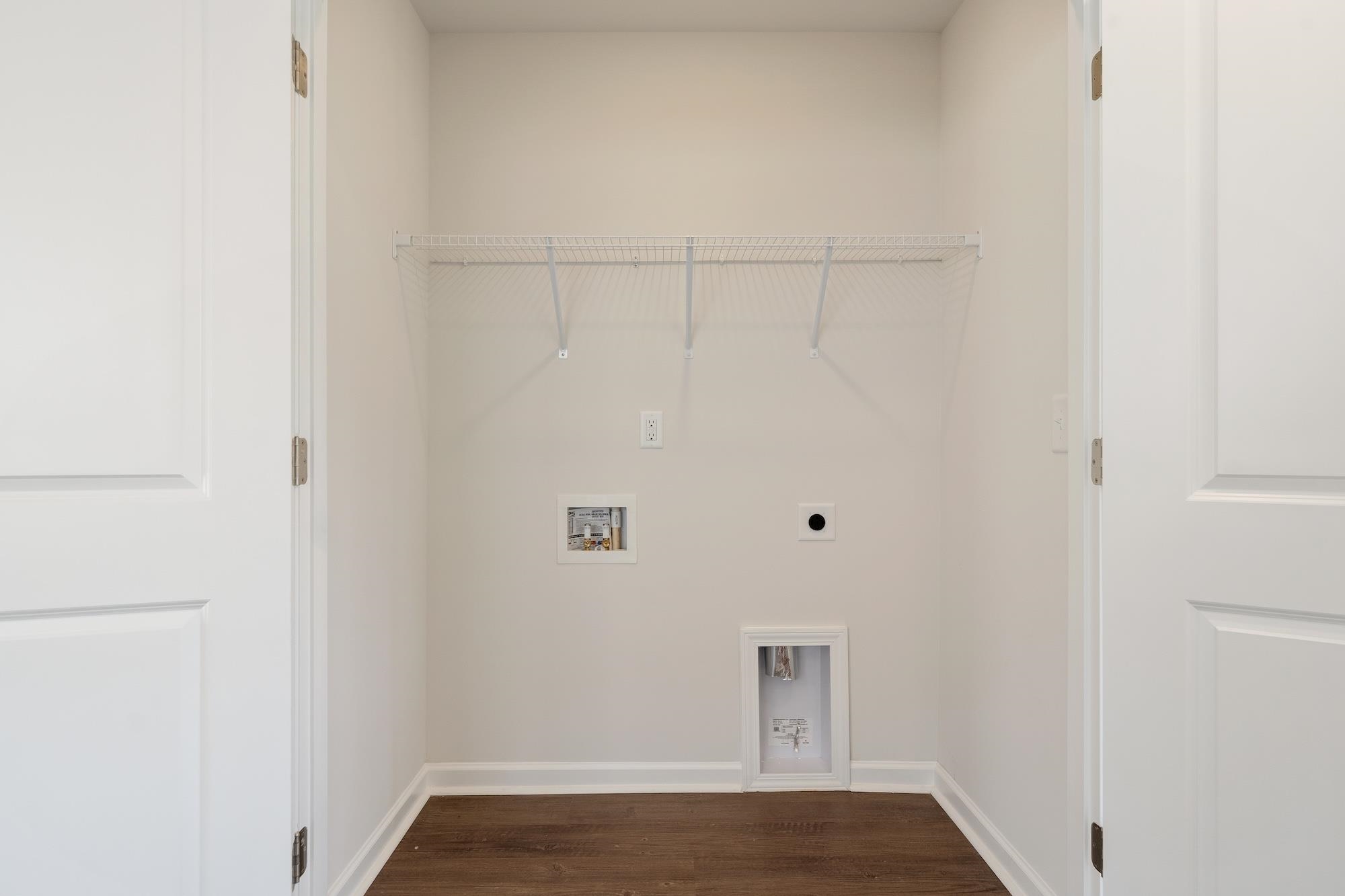158 Cloverfield Lane Property Photo 16